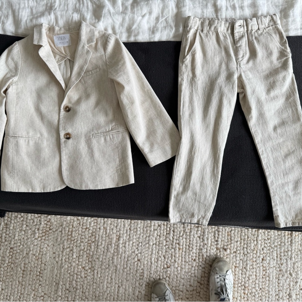 Zara Kids Beige Suit, Blazer and Pants Size 5-6